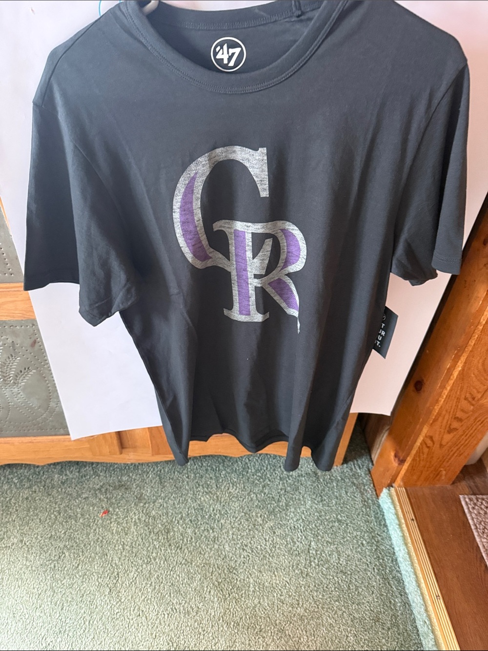 '47 gray  Colorado Rockies Logo T-Shirt with Purple and Silver CR mens NWT small